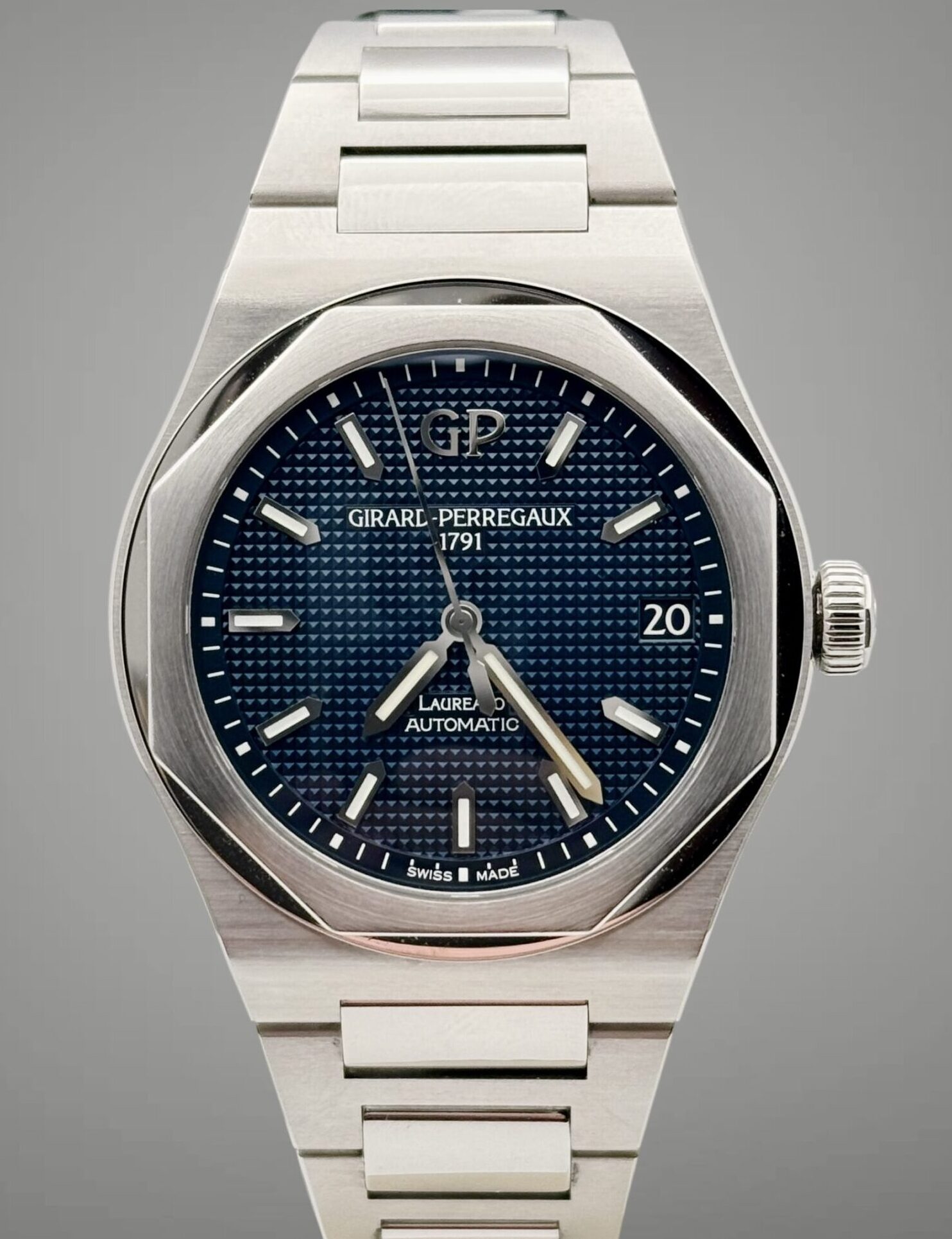 GIRARD-PERREGAUX Laureato
