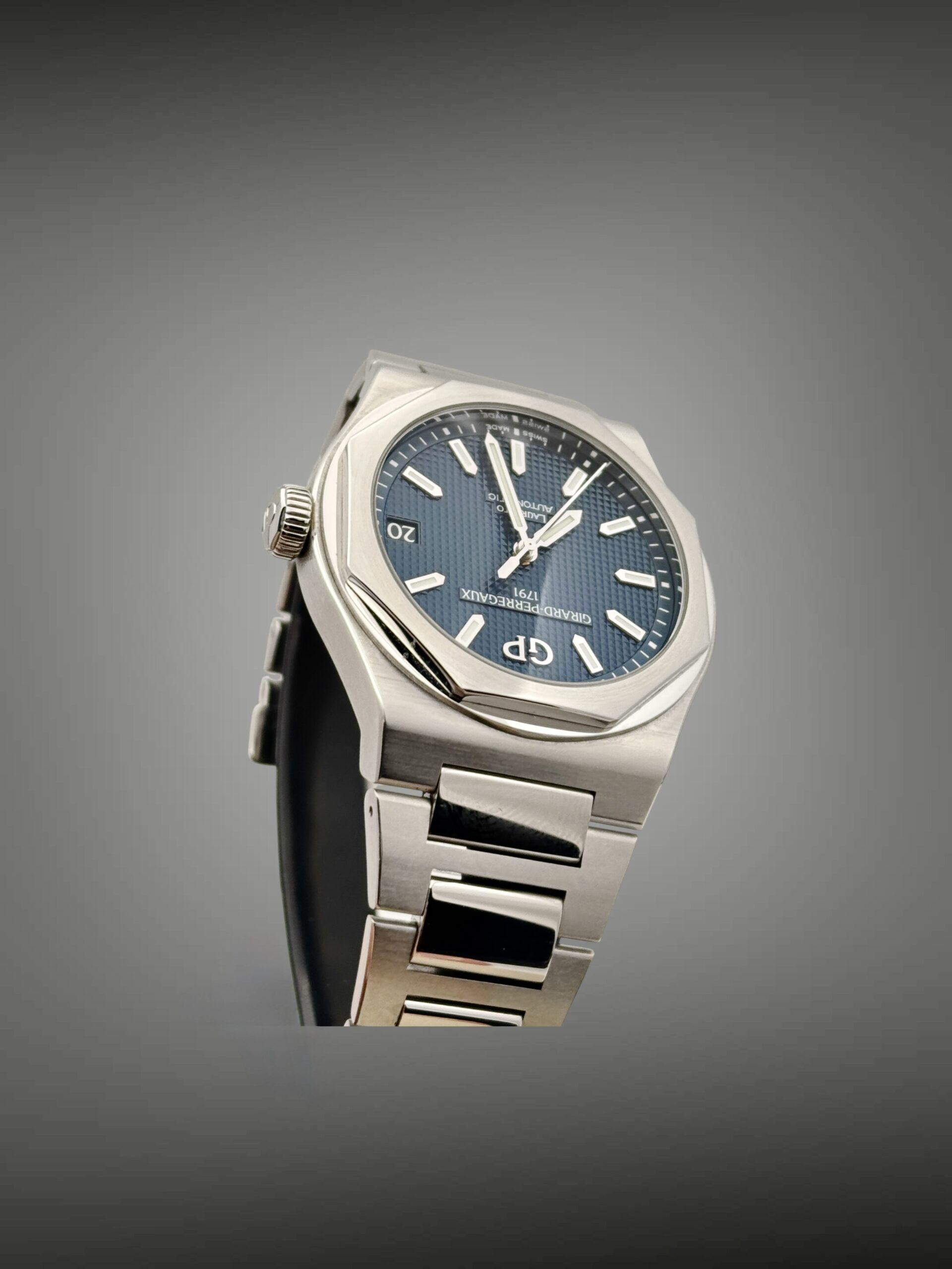 GIRARD-PERREGAUX Laureato - immagine 3